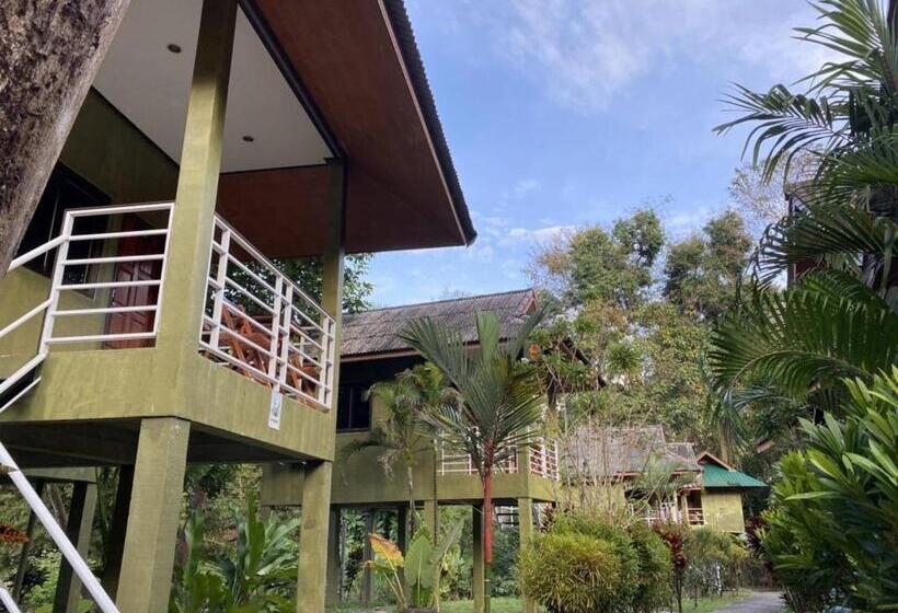 Номер Deluxe, Khao Sok Jungle Huts Resort