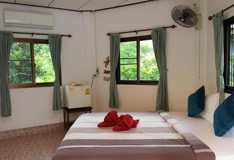 Бунгало Стандарт, Khao Sok Jungle Huts Resort