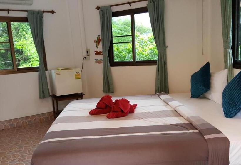 Бунгало Стандарт, Khao Sok Jungle Huts Resort