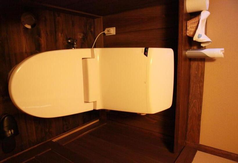 غرفة قياسية حمام مشترك, Ryokan Wakaba