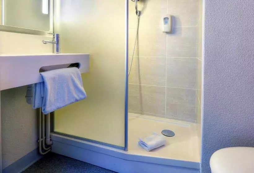 Standard Kolmen Hengen Huone, B&b Hotel Marseille Prado Vélodrome