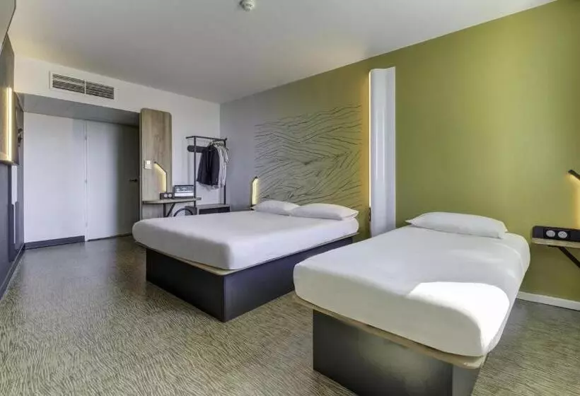 Standard Kolmen Hengen Huone, B&b Hotel Marseille Prado Vélodrome