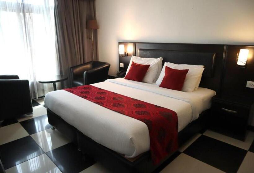سوییت سوپریور, Easy Inn Hotel Suites