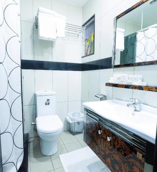 سوییت لوکس, Easy Inn Hotel Suites