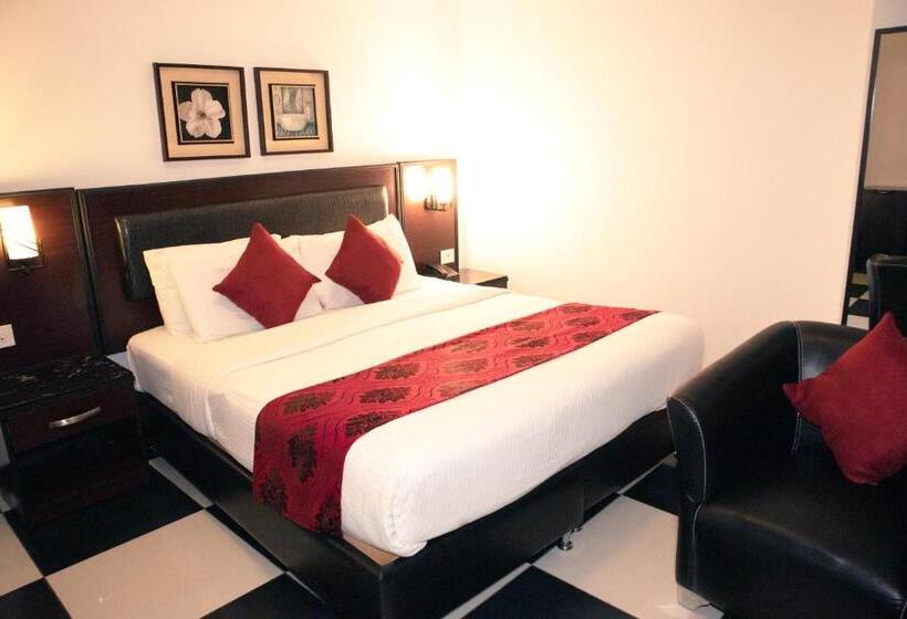 استودیو استاندارد با تخت کینگ, Easy Inn Hotel Suites