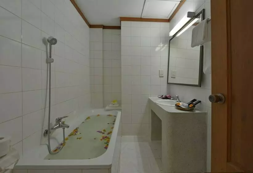 سوییت, Amazing Kengtong Resort