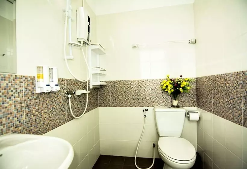 استودیوی لوکس, At Ease Hotel Suvarnabhumi
