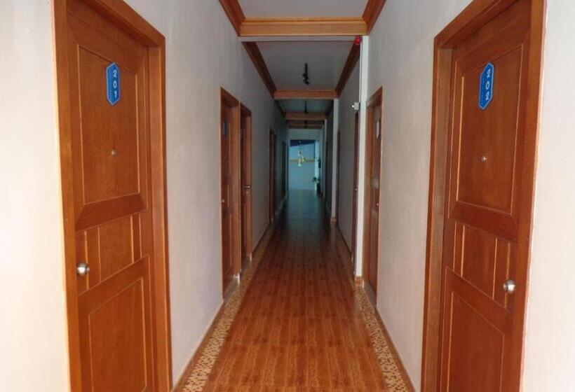 Номер Стандарт, First And Frang Hotel   Koh Phangan