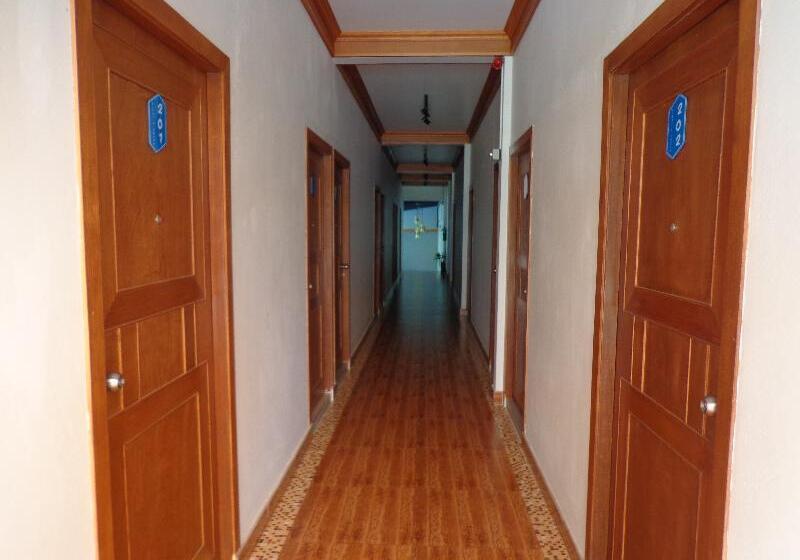 Номер Стандарт, First And Frang Hotel   Koh Phangan