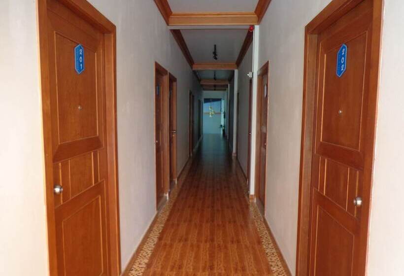 Номер Стандарт, First And Frang Hotel   Koh Phangan