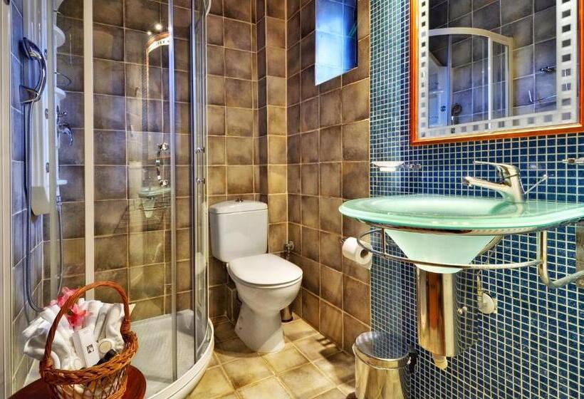 可观山景的小型套房, Melinas Boutique Hotel B&b