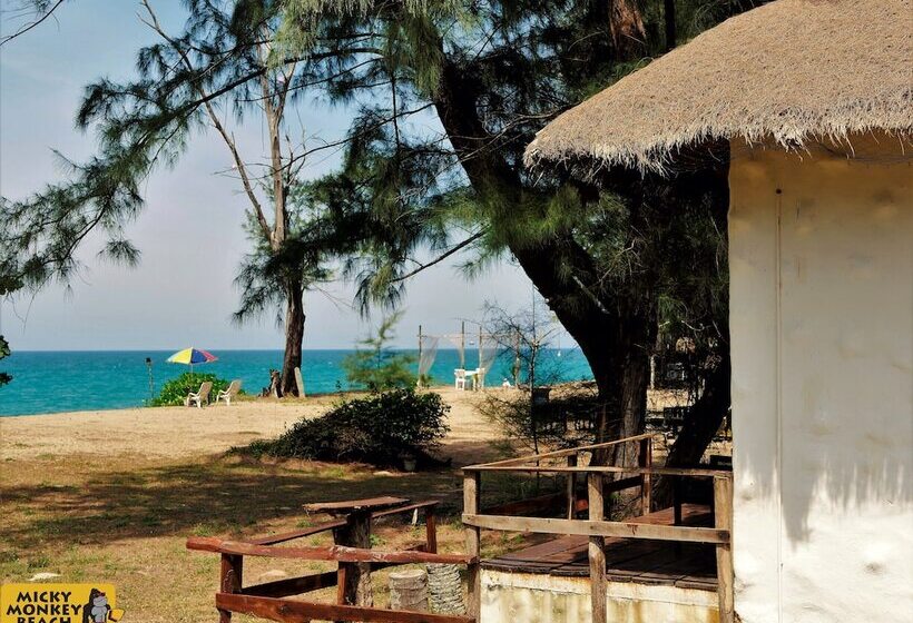 וילת חדר שינה 1 עם נוף לים, Micky Monkey Beach Hotel Phuket Maikhao Thailand