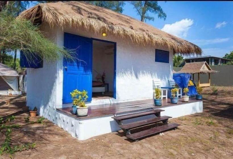 וילת חדר שינה 1 עם נוף לים, Micky Monkey Beach Hotel Phuket Maikhao Thailand