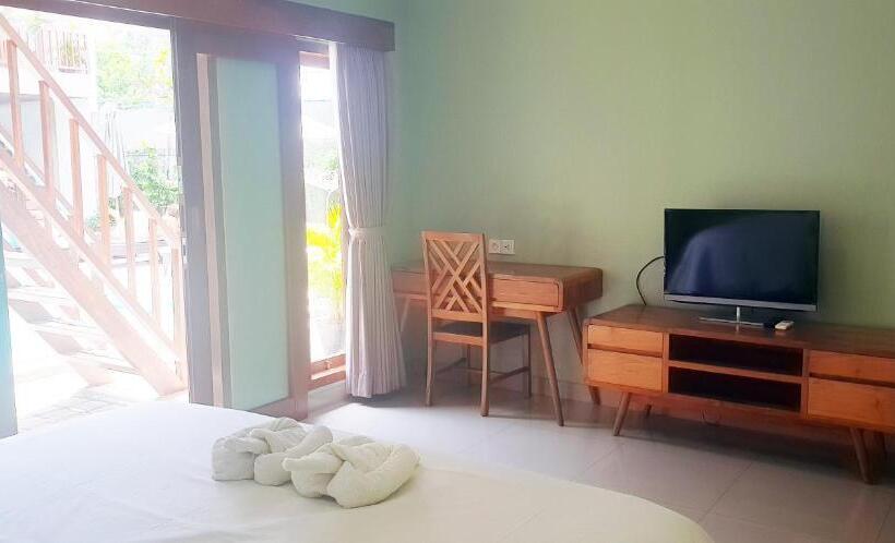 בקתה סטנדרטית, Naturela