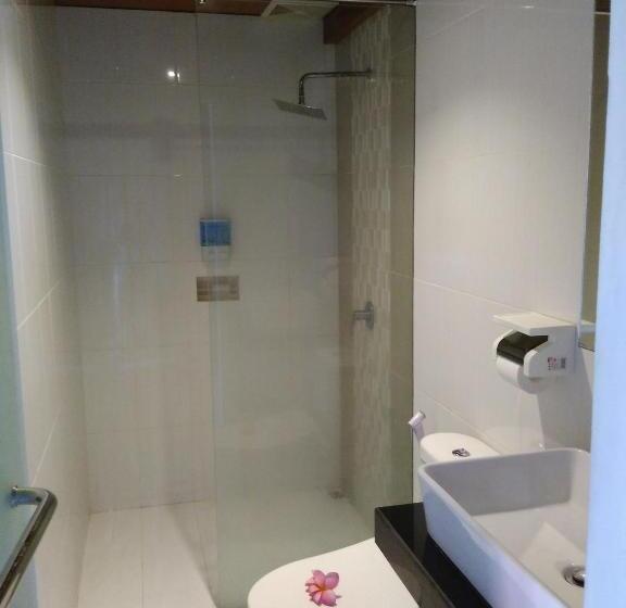 בונגלו משפחתי, Naturela