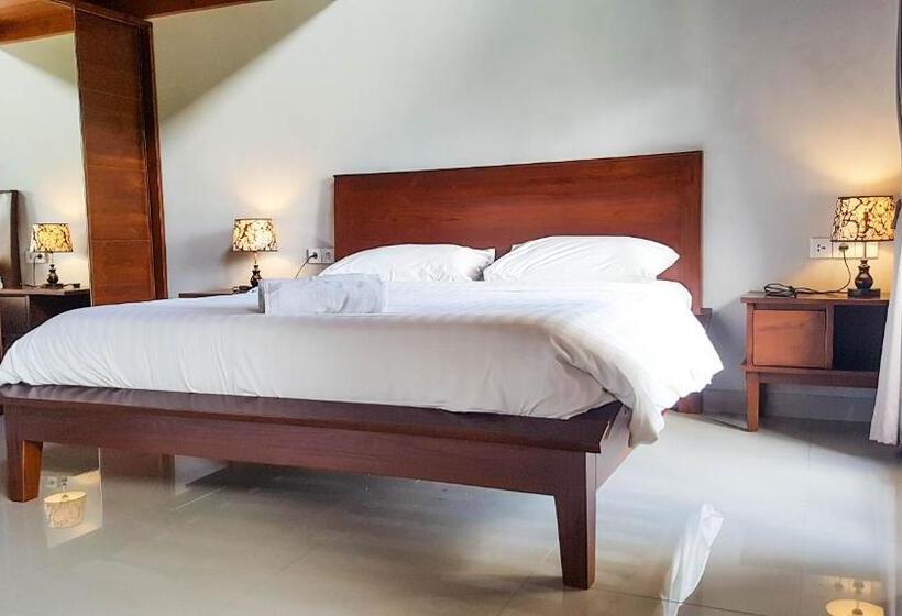 בונגלו משפחתי, Naturela