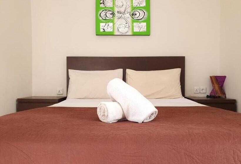 חדר אקונומי, Naturela