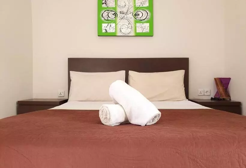اتاق اکونومی, Naturela