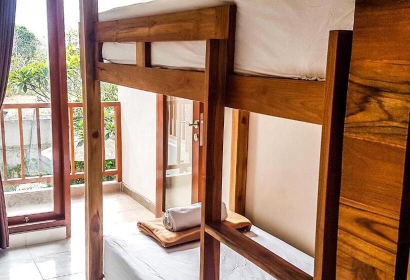 חדר לארבעה סטנדרטי עם מרפסת, Naturela