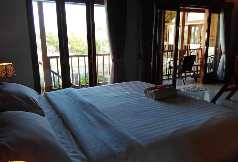 בונגלו משפחתי, Naturela