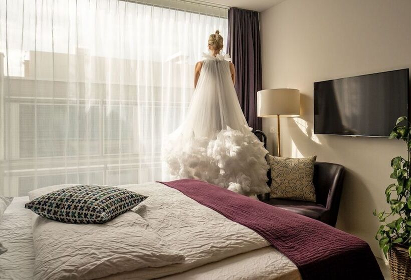 ペントハウススイート, Nomad Design & Lifestyle