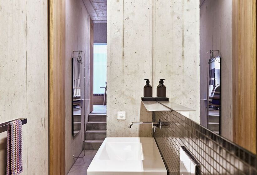Полулюкс Клуб, Nomad Design & Lifestyle