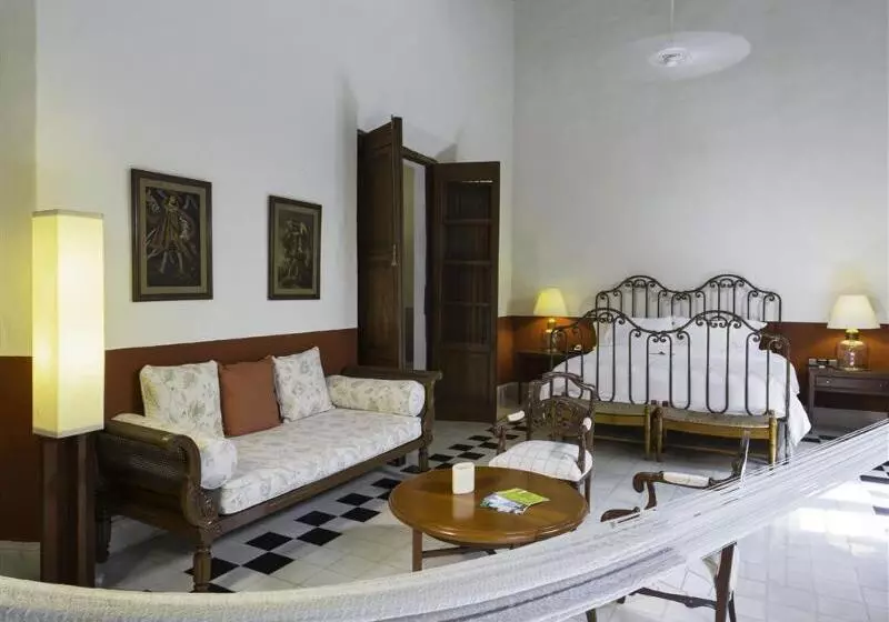 キングサイドベッドのスタンダードワンルーム, Renaissance Lucknow Hotel, Gomti Nagar