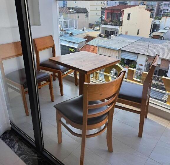 اتاق خانوادگی, Ruby