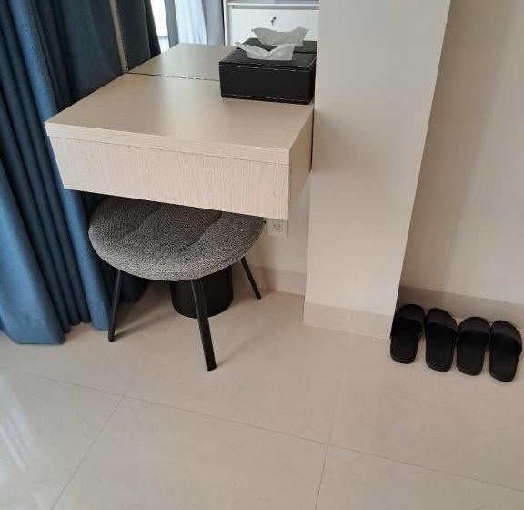 اتاق خانوادگی, Ruby