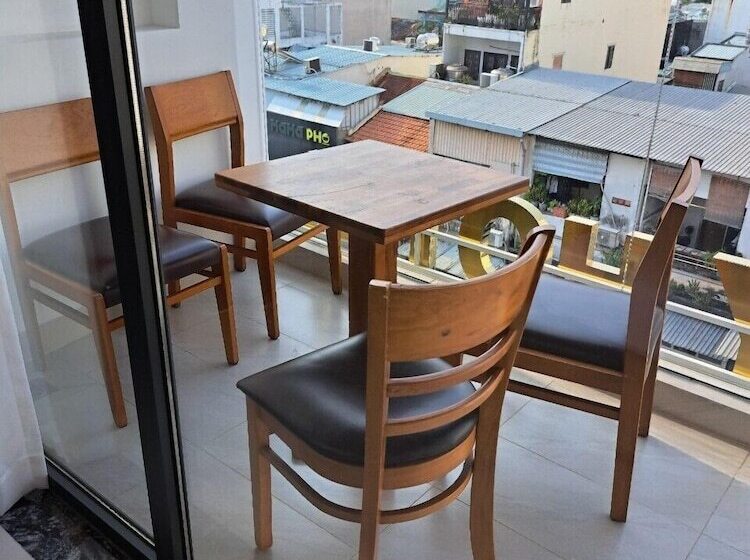 اتاق خانوادگی, Ruby