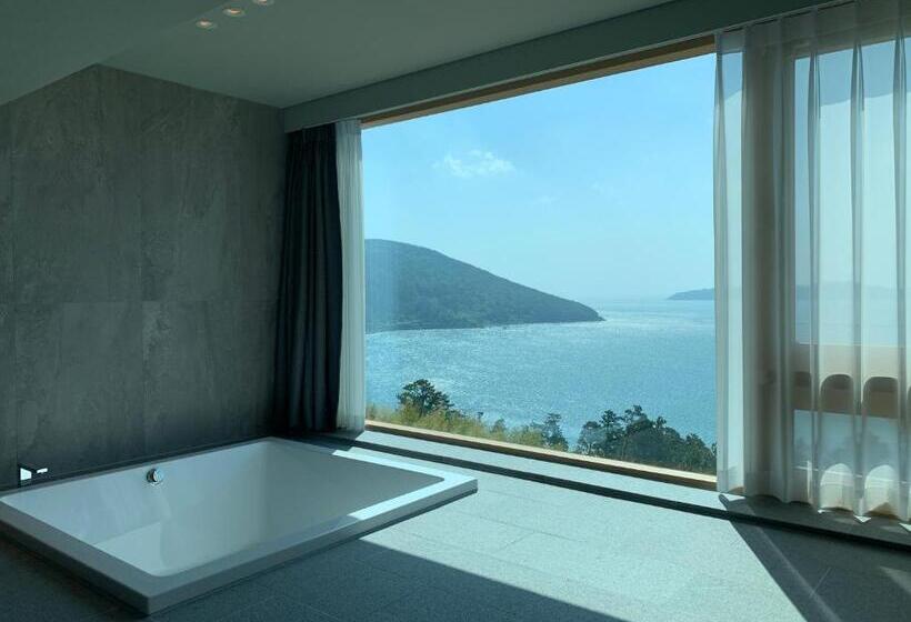 اتاق استاندارد با چشم‌انداز دریا, Sang Sang & Private Sang Sang Pool Villa