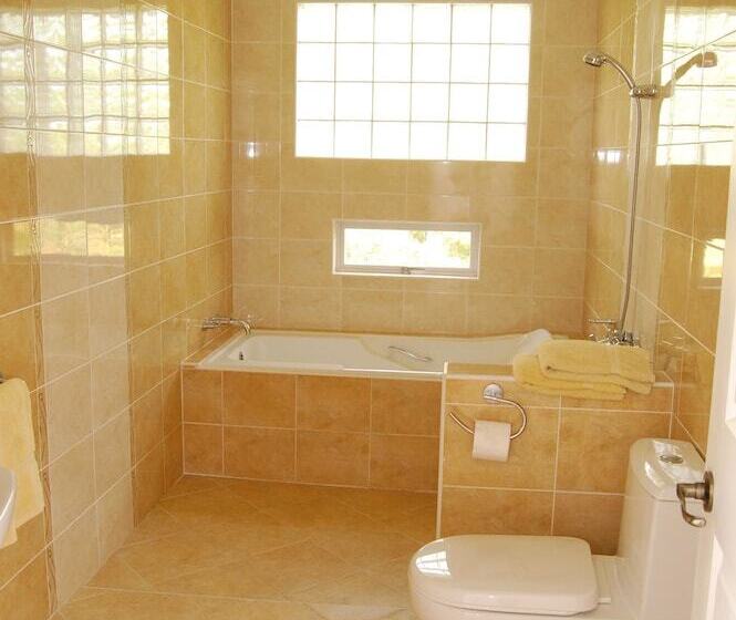 سوییت, Sherwood Bay Resort & Aqua Sports