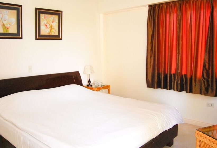 سوییت, Sherwood Bay Resort & Aqua Sports