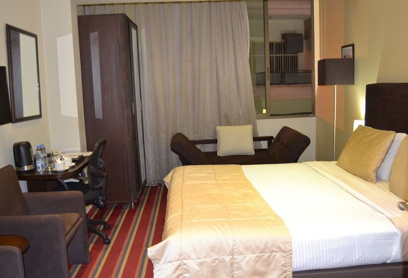 اتاق لوکس, The J Hotel & Spa