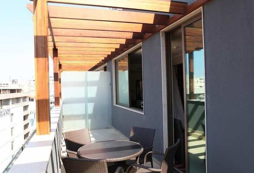 اتاق پریمیوم با بالکن, The J Hotel & Spa