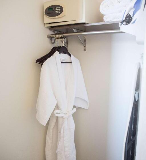 带大床的豪华间, Hacienda De Leal Bw Signature Collection