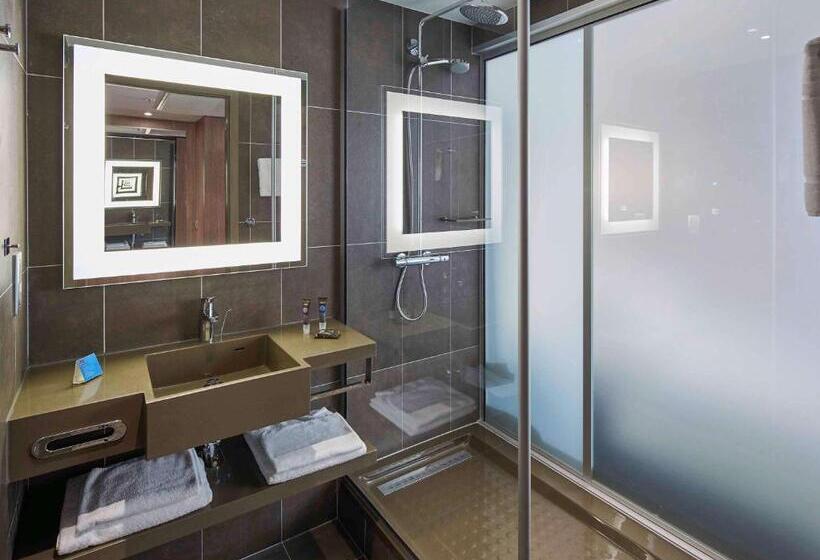 Junior Suite, Novotel Istanbul Bosphorus