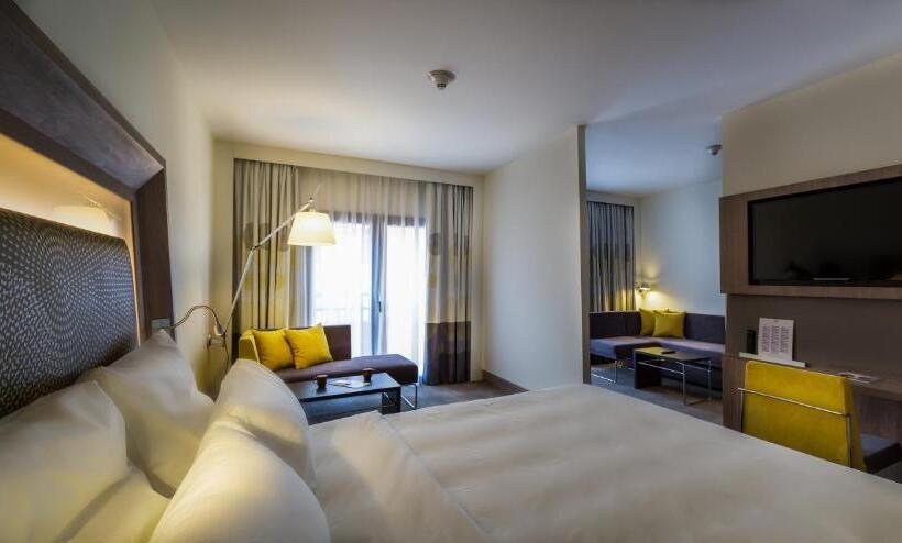 Junior Suite, Novotel Istanbul Bosphorus