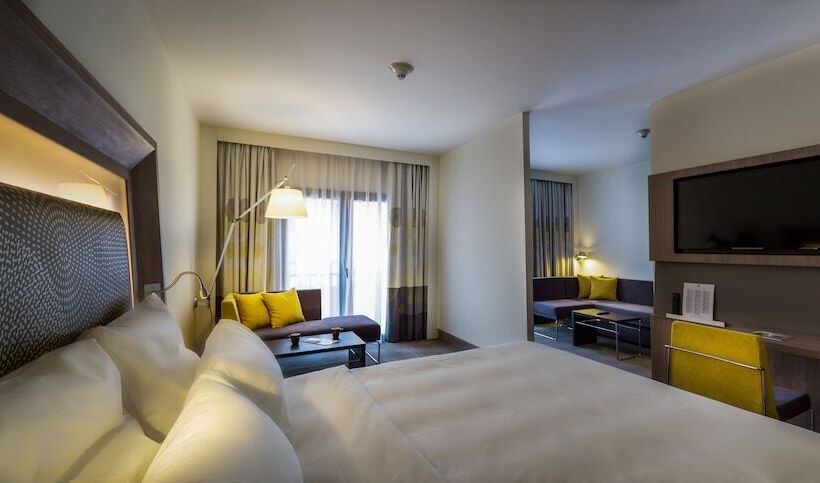 Junior Suite, Novotel Istanbul Bosphorus