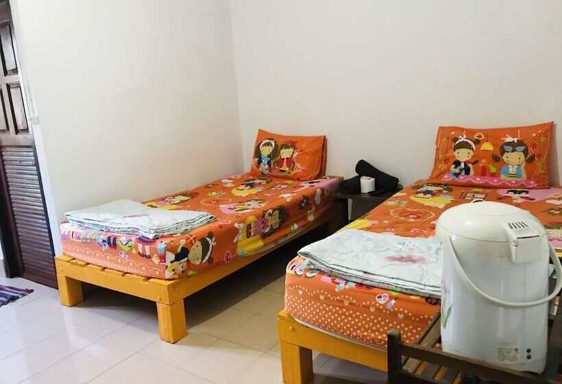 غرفة قياسية, Miss Hong House