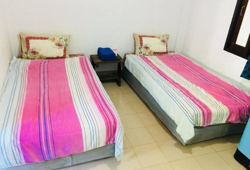 غرفة قياسية, Miss Hong House