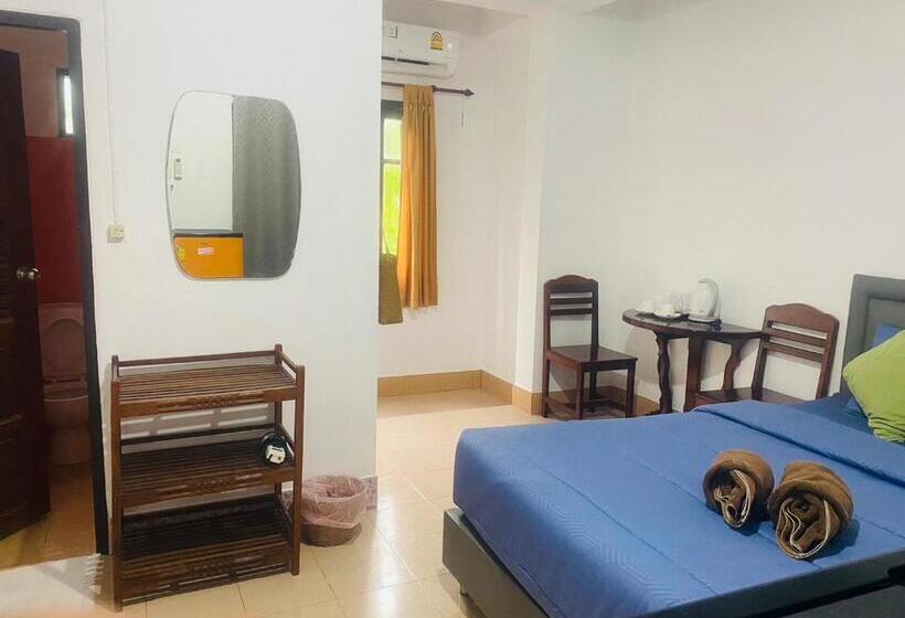 غرفة قياسية, Miss Hong House