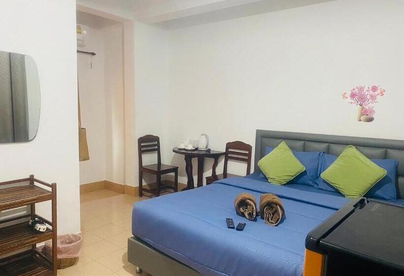 غرفة قياسية, Miss Hong House