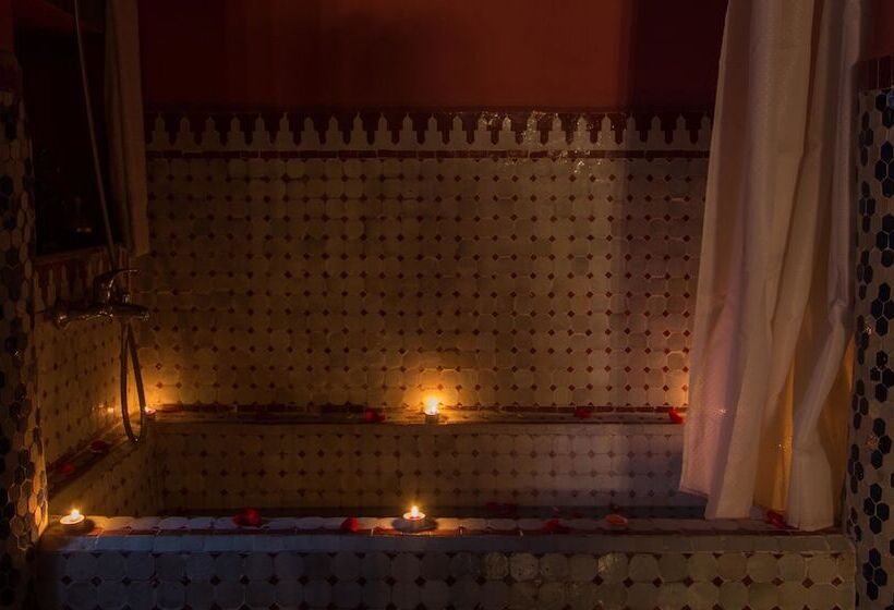 سوییت لوکس, Riad El Bacha