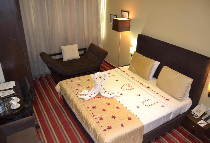اتاق لوکس, The J Hotel & Spa