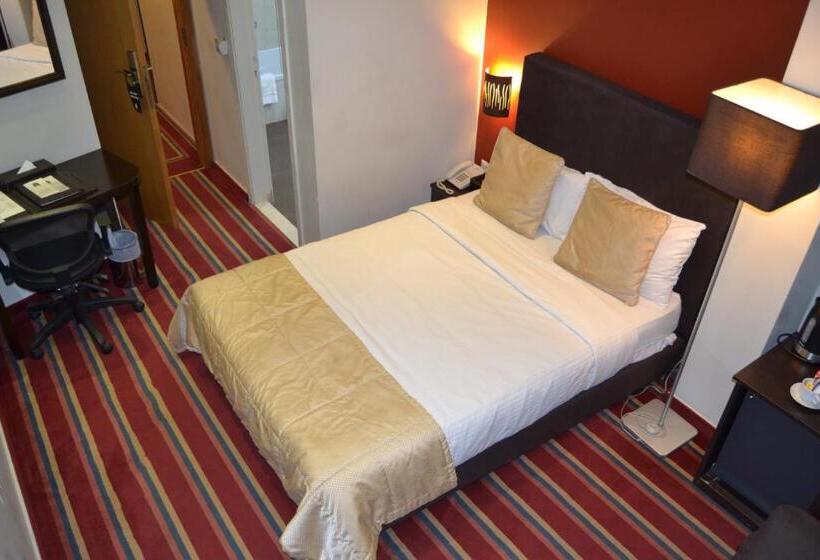 اتاق استاندارد, The J Hotel & Spa