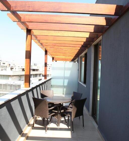 اتاق پریمیوم با بالکن, The J Hotel & Spa