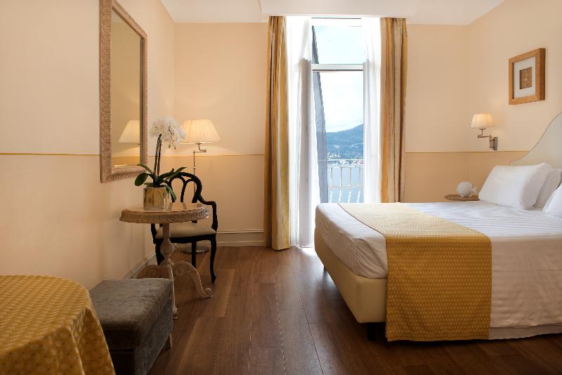 اتاق لوکس با چشم‌انداز دریا, Grand Hotel Bristol Spa Resort, By R Collection Hotels