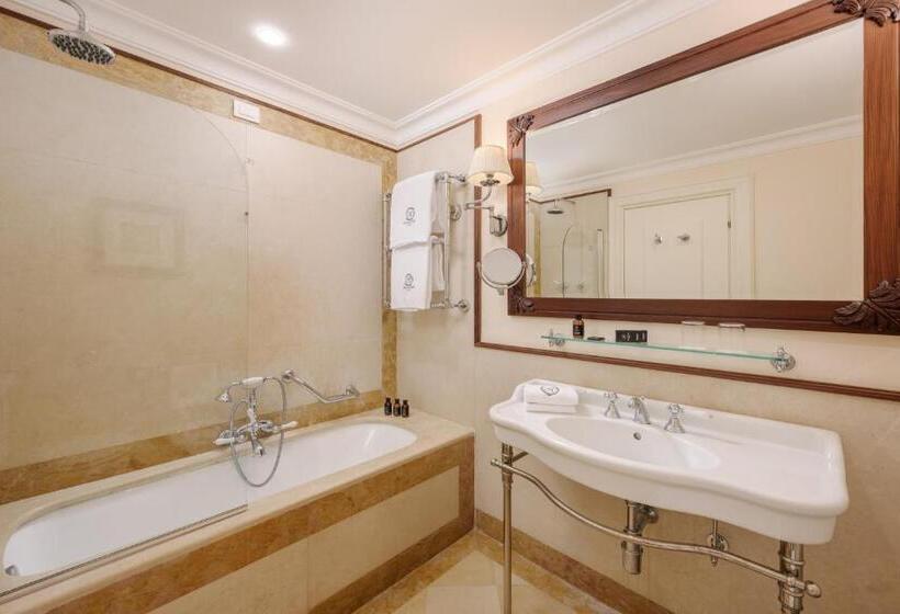 اتاق لوکس با چشم‌انداز دریا, Grand Hotel Bristol Spa Resort, By R Collection Hotels