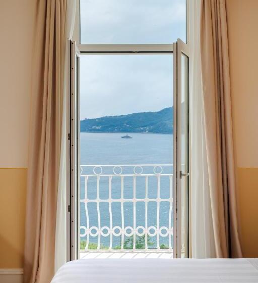 اتاق لوکس با چشم‌انداز دریا, Grand Hotel Bristol Spa Resort, By R Collection Hotels